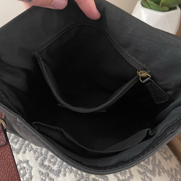 Fossil Leather Purse - Picture 9 of 9